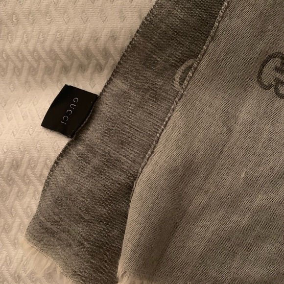 Gucci print scarf - Picture 3 of 3